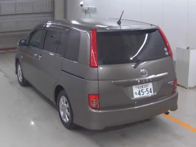 Toyota ISIS