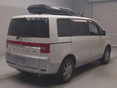 Mitsubishi DELICA D5