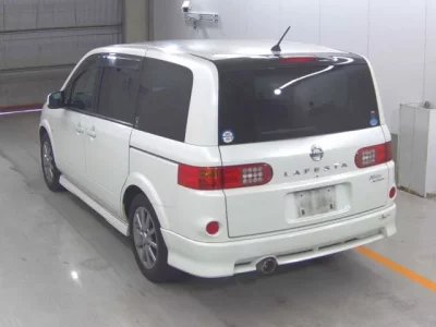 Nissan LAFESTA