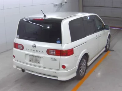 Nissan LAFESTA