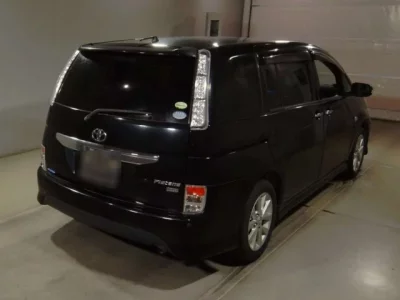 Toyota ISIS