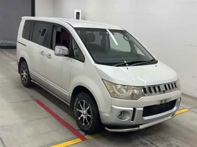 Mitsubishi DELICA D5