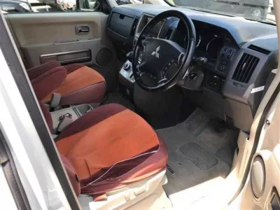 Mitsubishi DELICA D5