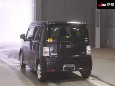 Toyota PIXIS SPACE