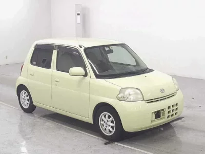Daihatsu Esse