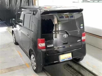 Toyota PIXIS SPACE