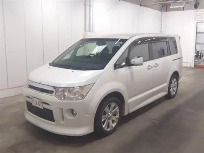 Mitsubishi DELICA D5