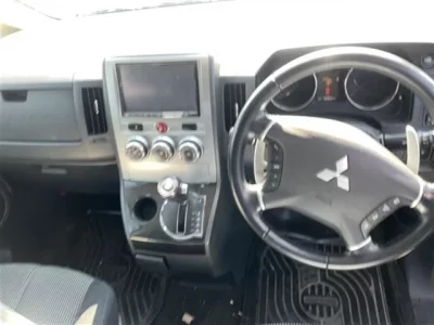 Mitsubishi DELICA D5