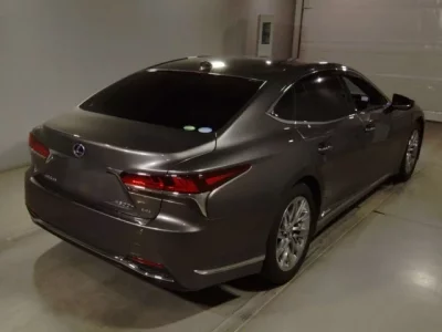Lexus LS