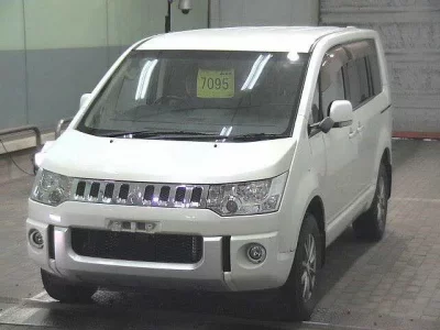 Mitsubishi DELICA D5