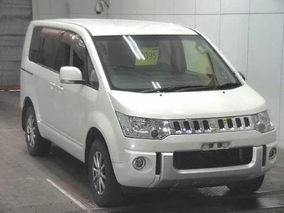 Mitsubishi DELICA D5