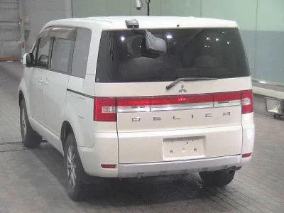 Mitsubishi DELICA D5