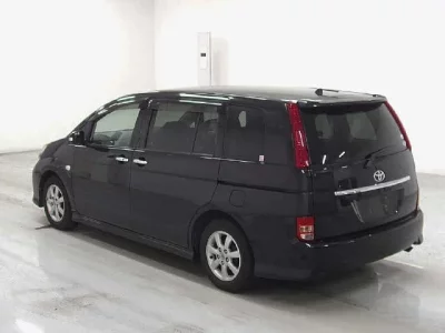 Toyota ISIS