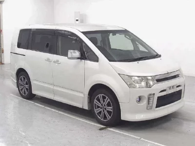 Mitsubishi DELICA D5