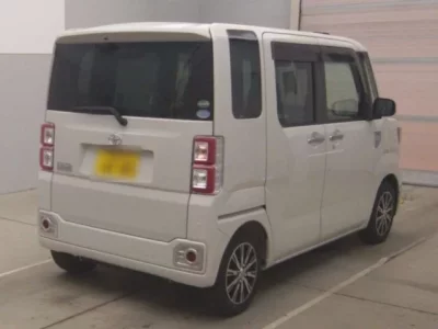 Toyota PIXIS MEGA
