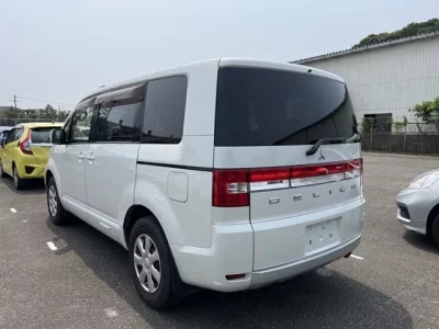 Mitsubishi DELICA D5