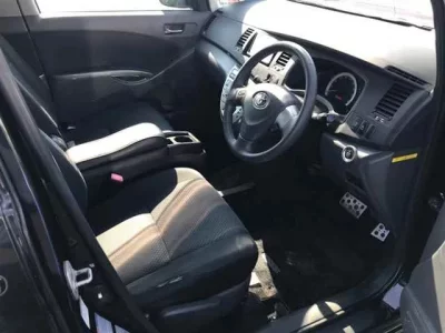 Toyota ISIS
