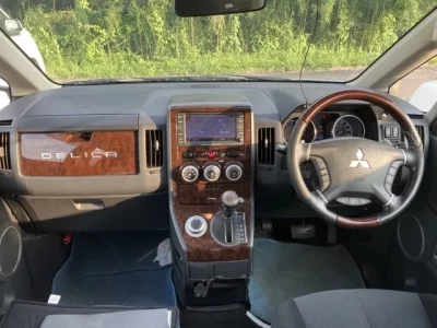 Mitsubishi DELICA D5