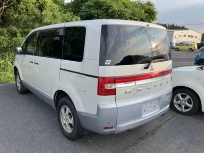 Mitsubishi DELICA D5