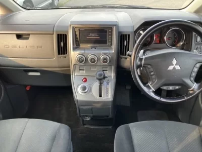 Mitsubishi DELICA D5