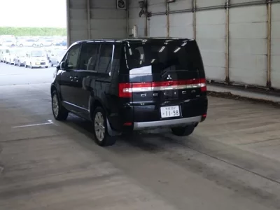 Mitsubishi DELICA D5