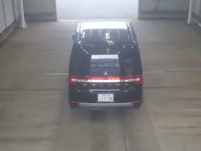Mitsubishi DELICA D5