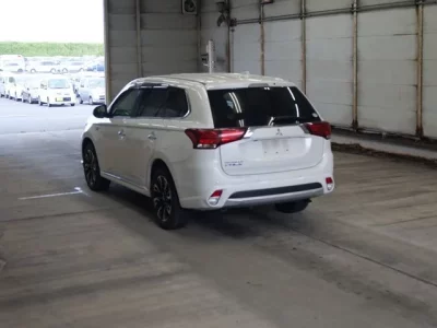 Mitsubishi OUTLANDER PHEV