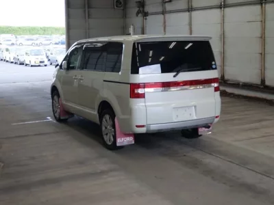 Mitsubishi DELICA D5