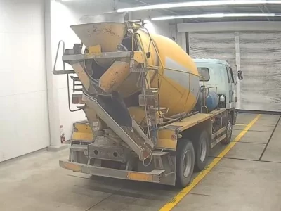 Isuzu TRUCK