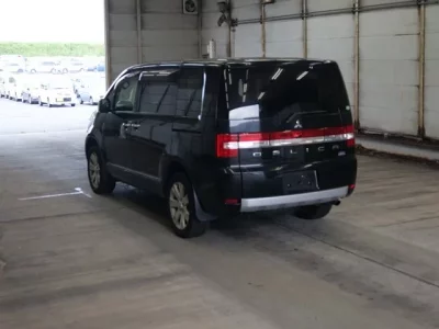 Mitsubishi DELICA D5