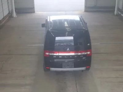 Mitsubishi DELICA D5