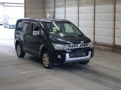 Mitsubishi DELICA D5
