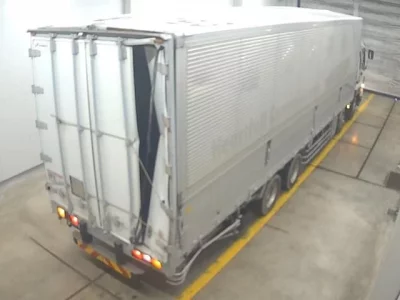 Isuzu TRUCK