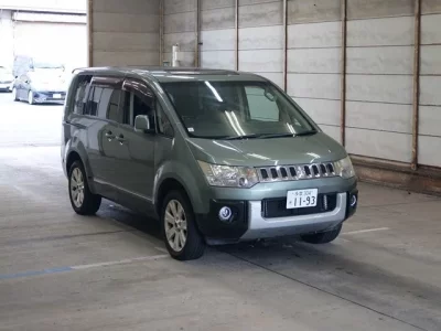 Mitsubishi DELICA D5