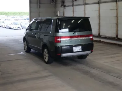 Mitsubishi DELICA D5