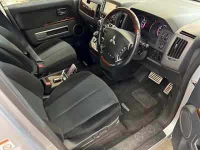 Mitsubishi DELICA D5