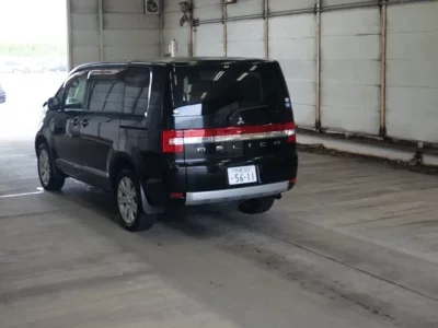 Mitsubishi DELICA D5