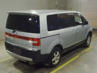 Mitsubishi DELICA D5