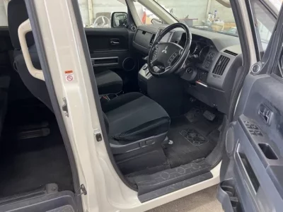 Mitsubishi DELICA D5
