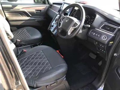 Mitsubishi DELICA D5