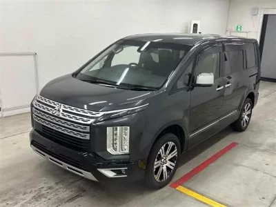 Mitsubishi DELICA D5