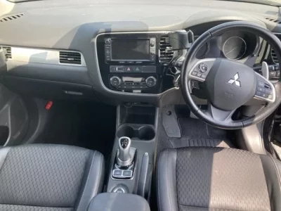 Mitsubishi OUTLANDER PHEV