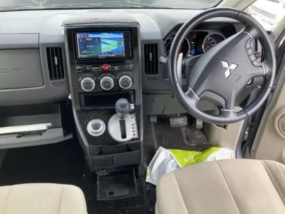 Mitsubishi DELICA D5