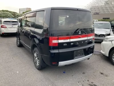 Mitsubishi DELICA D5
