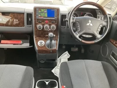 Mitsubishi DELICA D5
