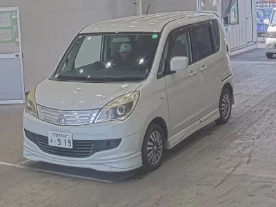 Mitsubishi DELICA D2