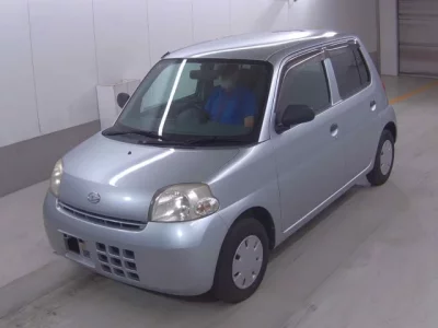 Daihatsu Esse