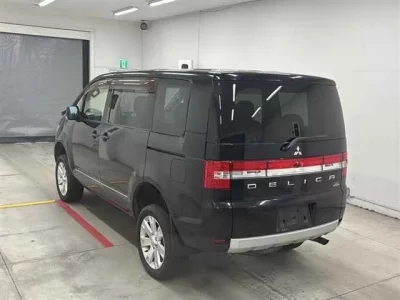 Mitsubishi DELICA D5