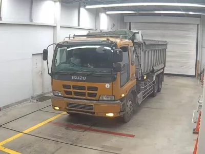 Isuzu TRUCK