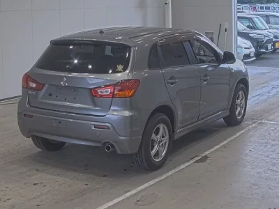 Mitsubishi RVR